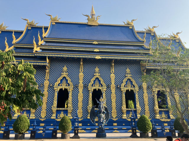 泰國🇹🇭清萊藍廟神聖壯麗 必吃藍色冰淇淋