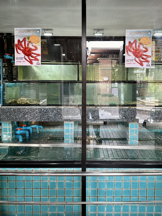 ร้าน “มุมอร่อย” 🪵 ร้านประจำสำหรับทุกครอบครัว 🐠