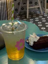 Old Day Bloom Cafe 