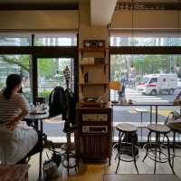 impressive cafe