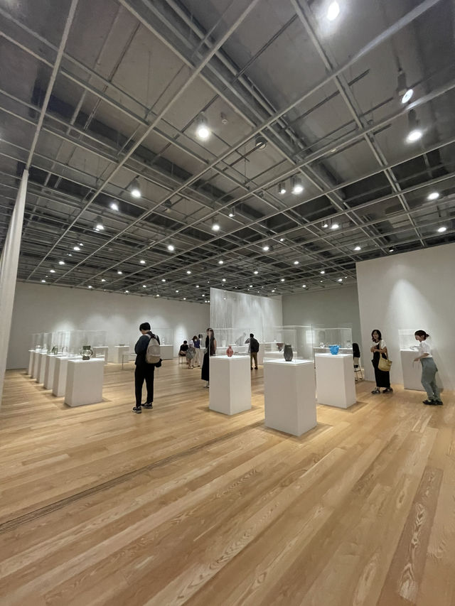 【富山】絶対に感動する美しいガラスの世界・富山市ガラス美術館
