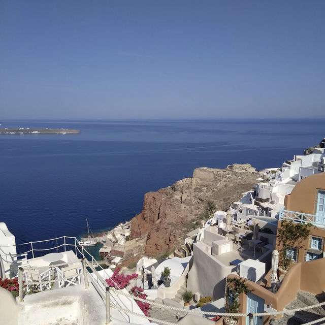 サントリーニ島（ギリシャ）– 青と白の絶景が広がるエーゲ海の宝石