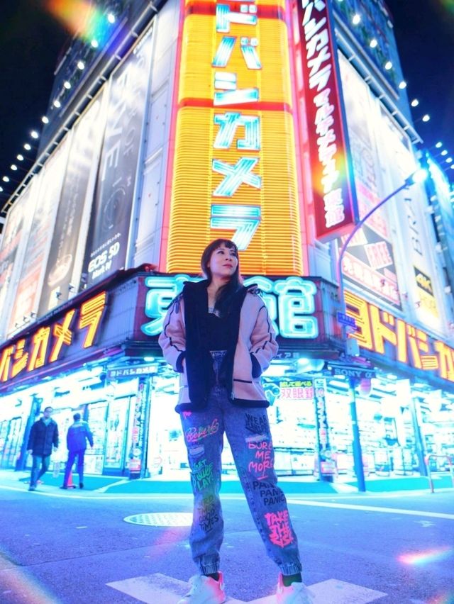 Shinjuku After Dark: A Nighttime Adventure Through Tokyo's Vibrant Districts