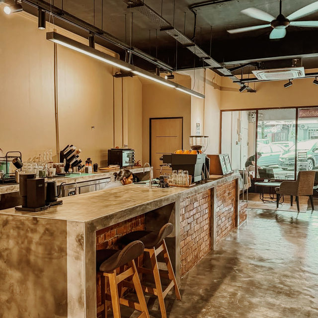 Crafted Perfection at Grind Floor Cafe