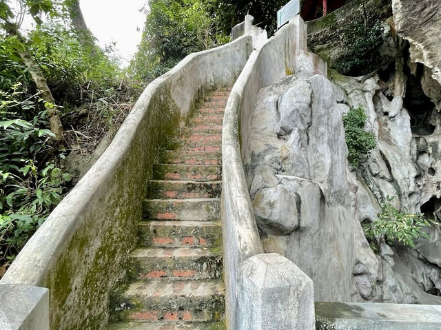 Perak Cave Temple (Perak Tong) – Ipoh’s Spiritual Adventure