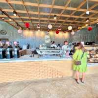 BROWN Brew & Bistro คาเฟ่และร้านอาหารปากน้ำปราณ