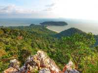 Gunung Arong Recreational Forest: Where Waterfalls Whisper & Monkeys Steal Your Lunch" 🌿💦