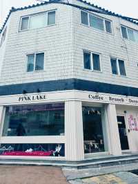 Feel comfortable in Pink Lake