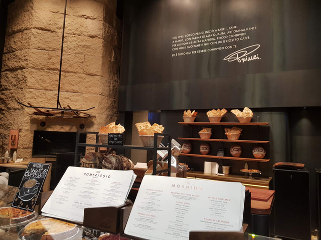 ☕️ Starbucks Reserve Roastery Milan – "커피 그 이상의 경험"