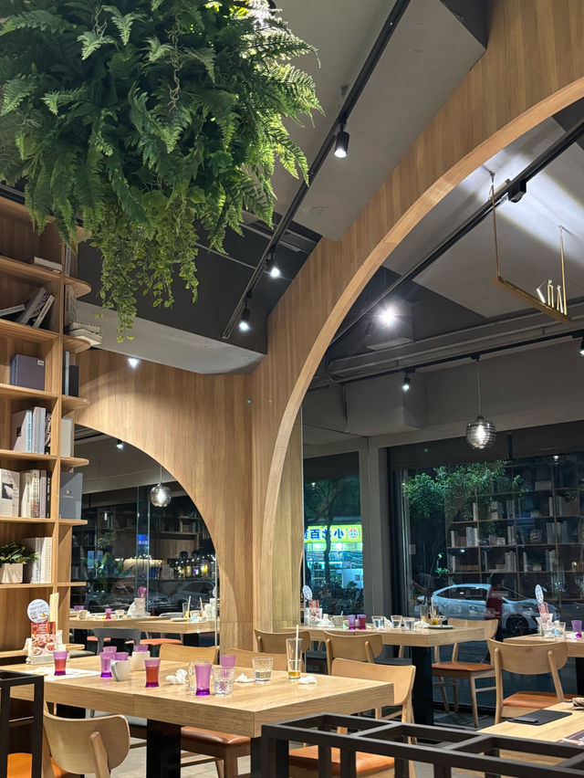 陶板屋林口店，用細緻的料理與溫暖的空間，讓一頓飯不只是吃飽，而是重拾陪伴與對話的溫度