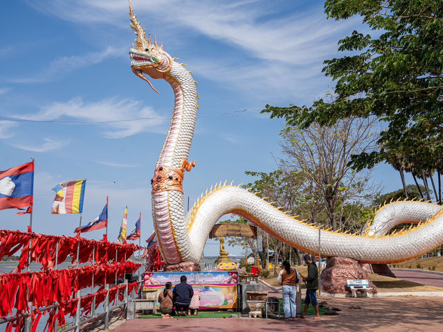 🌿 Savannakhet Slow Burn: Vintage Vibes, Mekong Sunsets & the Best Sandwich in Laos! 🥖  