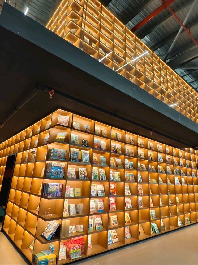 Immersing in Literature: A Visit to BookXcess at Sunway Big Box