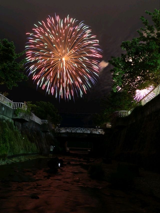 Night Sky on Fire – Atami’s Spectacular Seaside Fireworks
