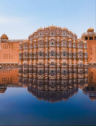 🌬️ Hawa Mahal: Jaipur’s Breezy Crown! 👑