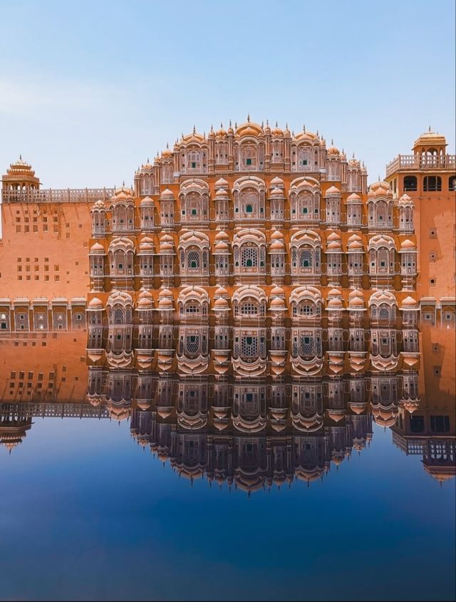 🌬️ Hawa Mahal: Jaipur’s Breezy Crown! 👑