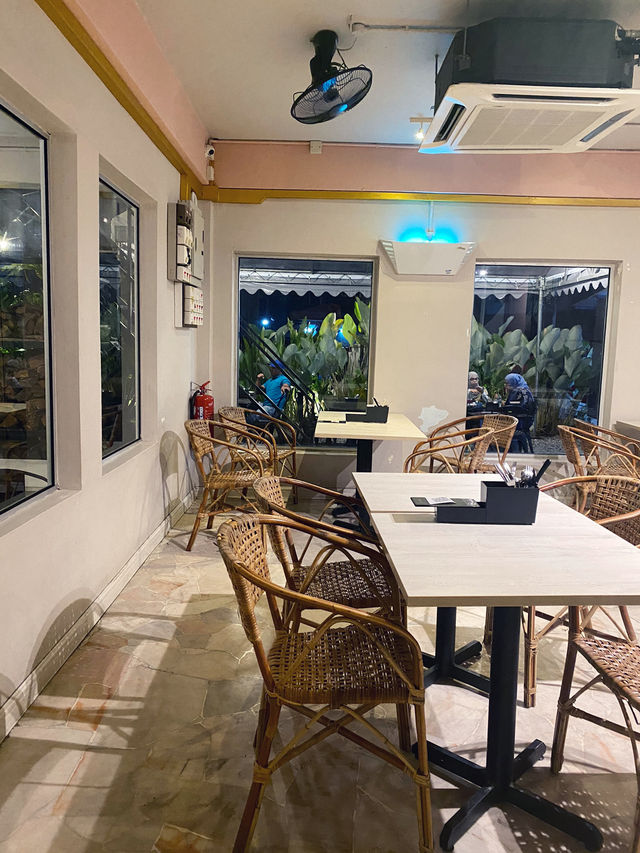 Food Hunting Itinerary: A Tasty Day of Local Bites! 
