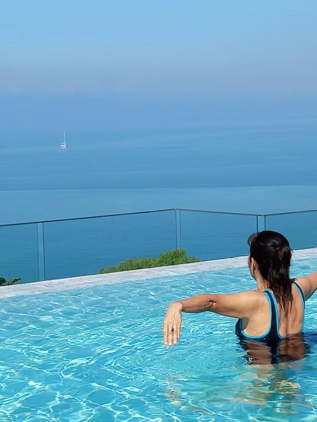 ใกล้ชิดทะเลและป่าโกงกางที่ Bayphere Pattaya 