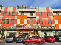 "1 Orange Hotel Sepang:The Budget Pit Stop Near KLIA"