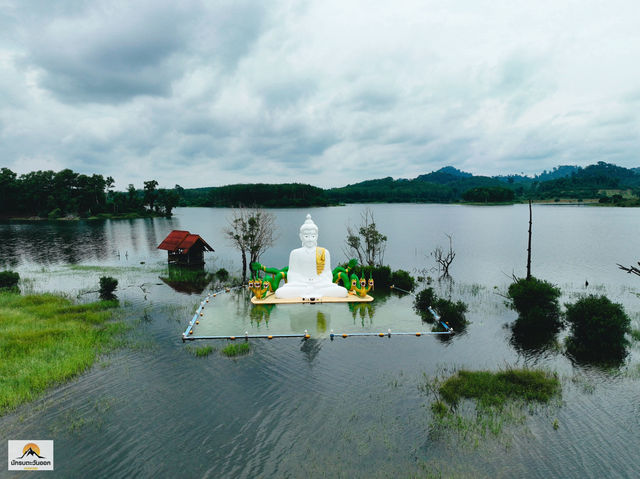 พระพุทธสิริภูวดลมงคลชัย