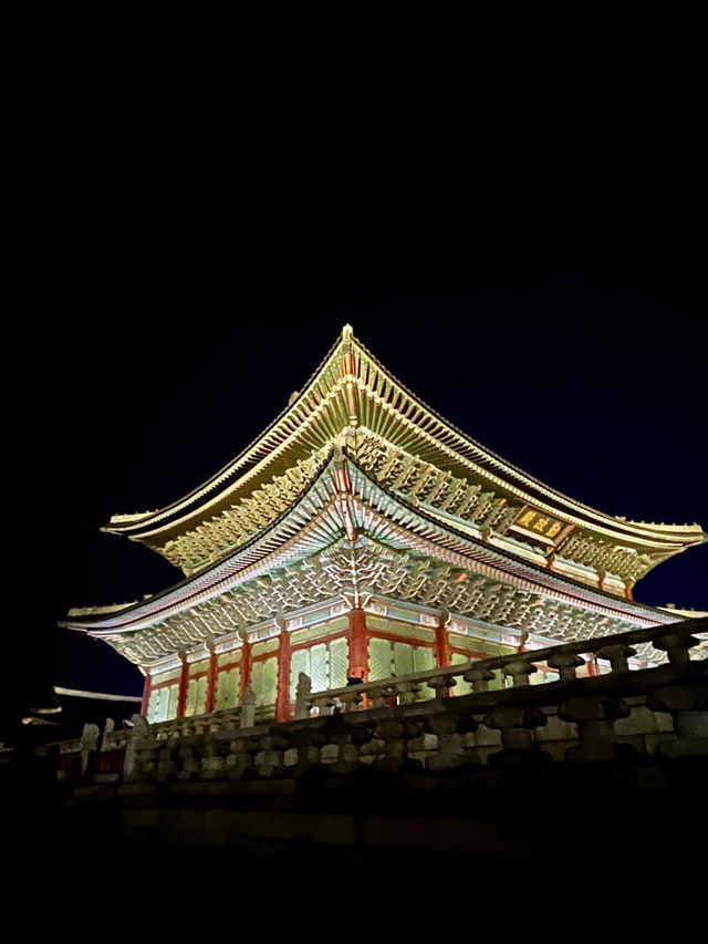 When History Glows: Discover Gyeongbokgung Palace at Night 