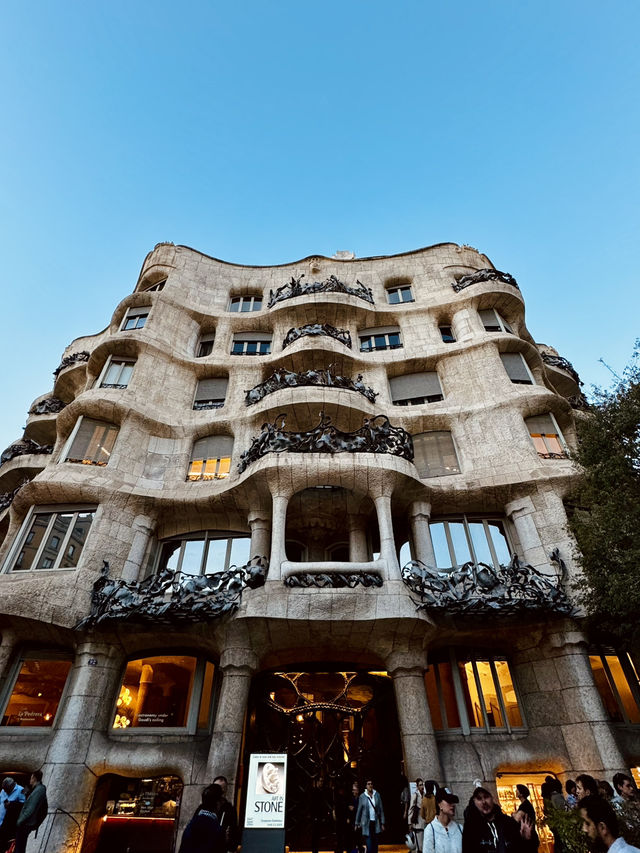 Stepping Into Gaudí’s Dreamworld in Barcelona ✨
