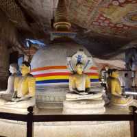【スリランカ】ダンブッラ石窟寺院