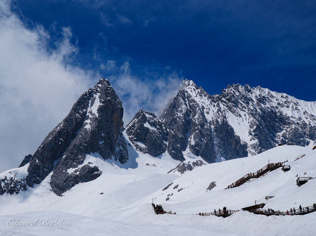 ภูเขาหิมะมังกรหยก Yulong snow Mountain
