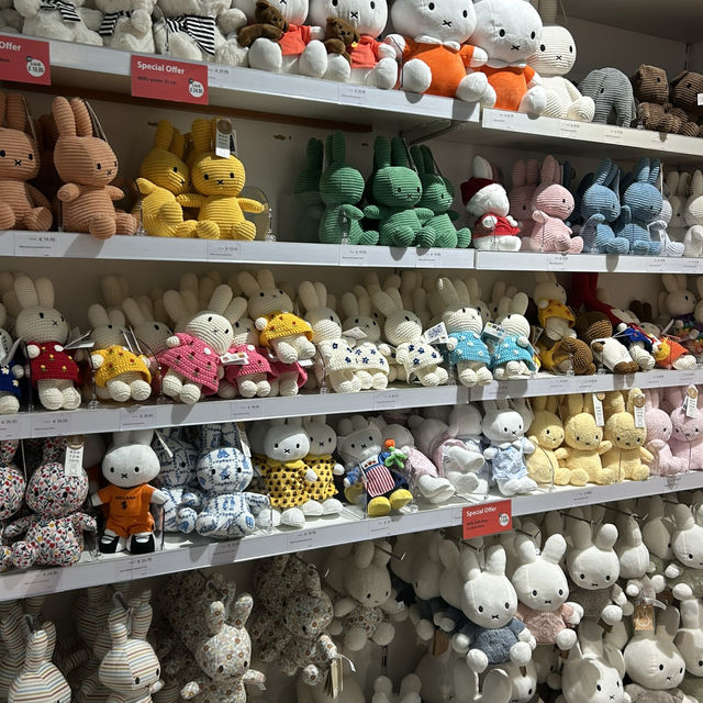 암스테르담 국제공항 미피샵 🐰