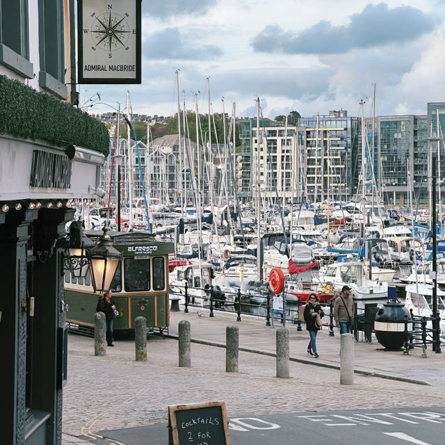 Rainy Plymouth: More Than Just a Car Brand! 🌧️🇬🇧