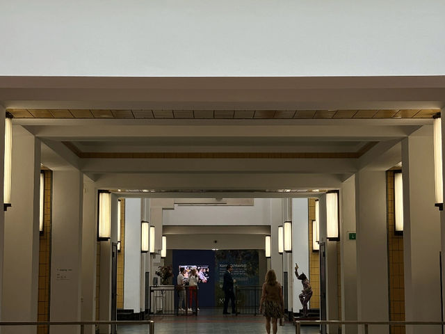 The Hague: Kunstmuseum Den Haag – Where the Building is Art Itself! 🇳🇱🎨