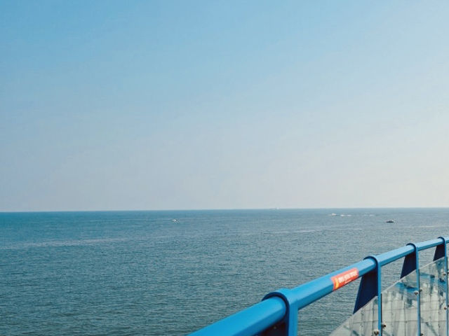 Cheongsapo Daritdol Observatory, Busan: A Thrilling Walk Over the Waves