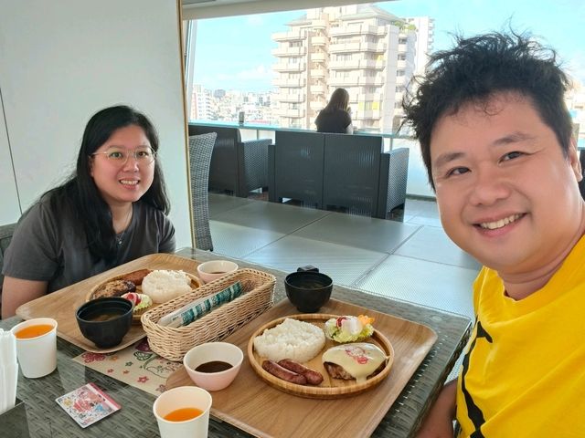 沖繩國際通Sanrio主題酒店開箱！Hello Kitty布甸狗主題房+免費冰淇淋+飲品吧+抽獎+會藉丨再嘆埋KITTY造型早餐丨Hotel Okinawa with Sanrio Character