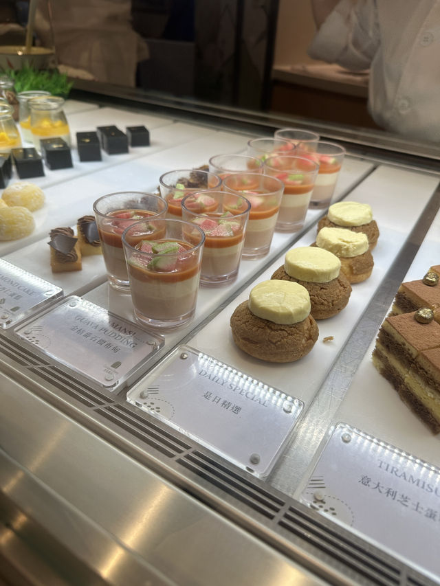 瘋狂食冰鎮長腳蟹嘅下午茶自助餐😋