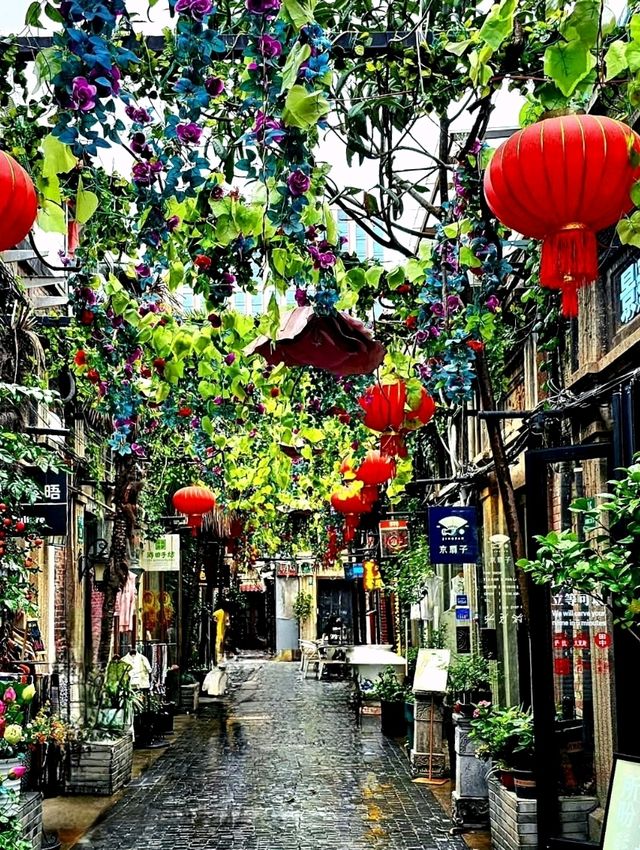 Exploring the magical maze of Tianzifang