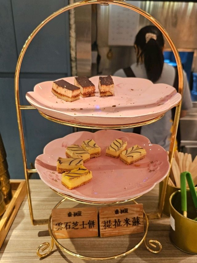 泰式火鍋，熟食飲品超豐富