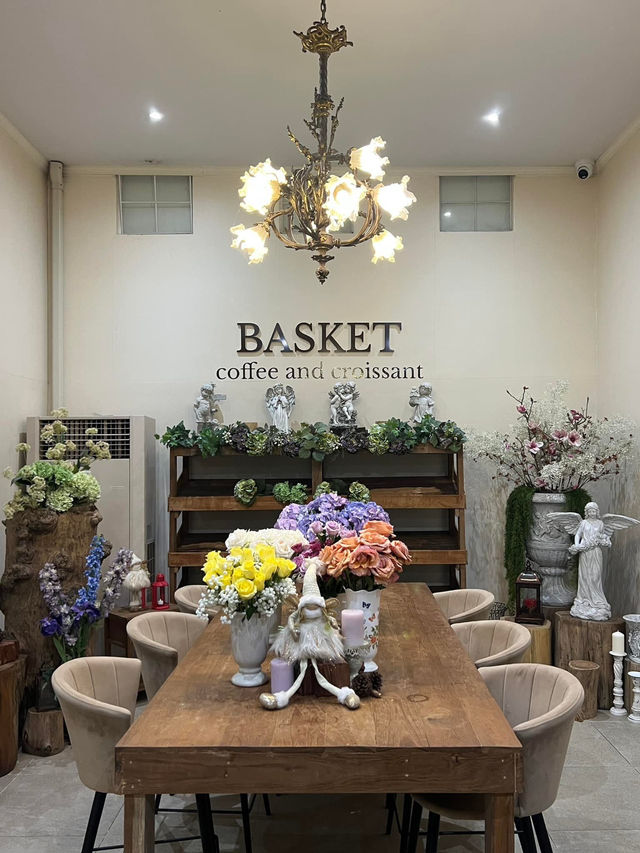 คาเฟ่ในสวนสวยสไตล์อังกฤษ • 🧺🥐☕️🌿🍂