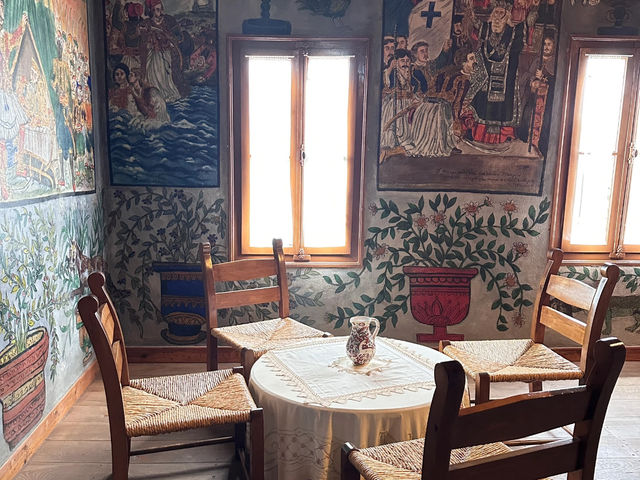 Volos: A Hidden Gem with Mountains, Sea, and Murals! 🇬🇷🎨