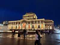 【Republic Square／共和国広場｜エレバン“音と色が踊る、夜景の舞台”】