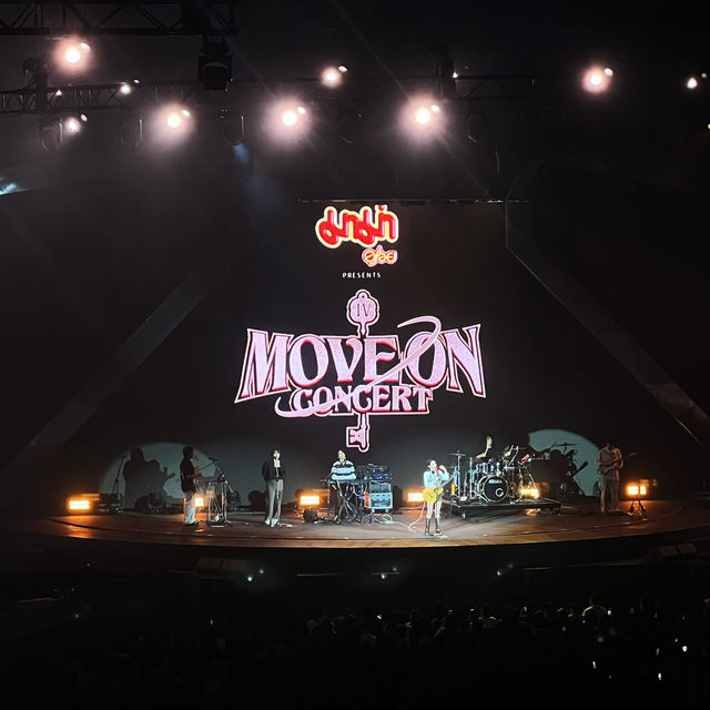 Concert Move on by 4 Queen @ UOB Live EmSphere
