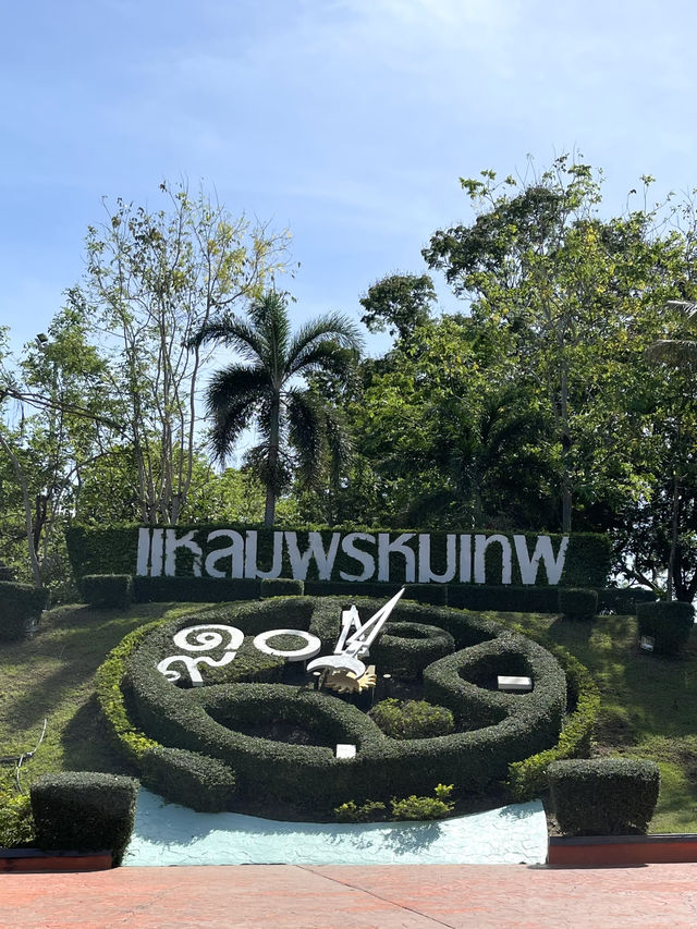 จุดชมวิวแหลมพรหมเทพ 🏝️