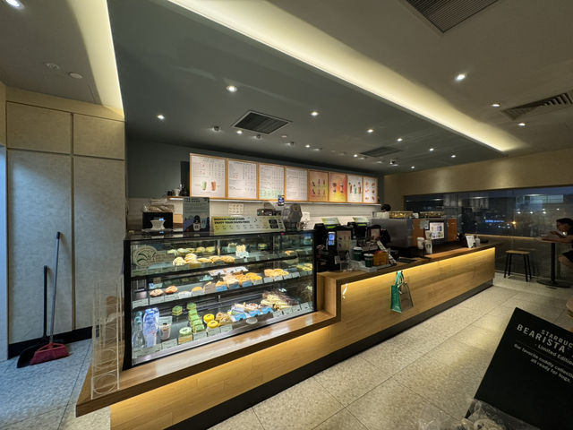☕ Chill Vibes at Starbucks, West Coast Plaza