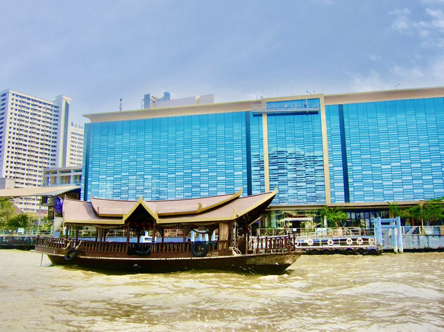 River Pulse of Bangkok: A Chao Phraya Drift from Sathorn Pier