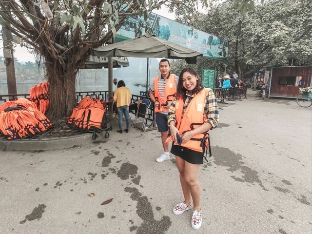 Braving the Boat Ride in Ninh Binh 🛶✨