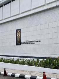 A Majestic Mosaic of Islamic Culture – My Visit to the Islamic Arts Museum Malaysia (Muzium Kesenian