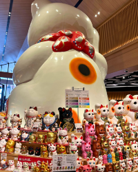 [Japan 🇯🇵] Aeon Tokoname: More Than Just Shopping & a Big Cat Friend!
