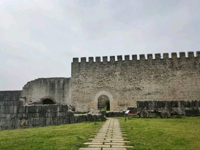 Hidden Ruins and Epic Vibes at Nokalakevi Fortress