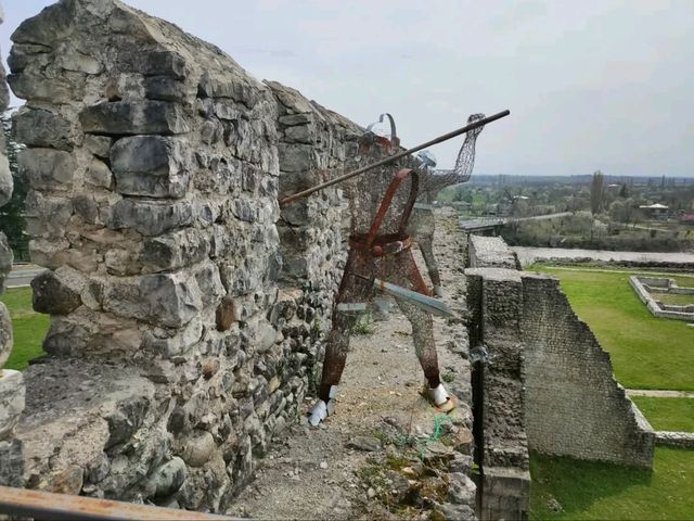 Hidden Ruins and Epic Vibes at Nokalakevi Fortress
