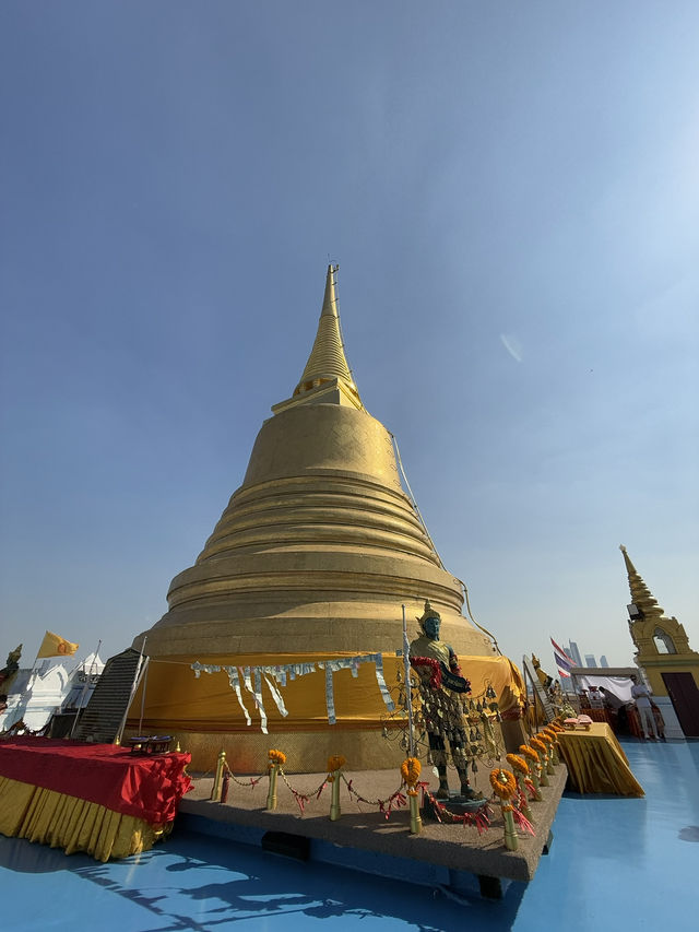วัดสระเกศ: ความสงบกลางเมืองและวิวทิวทัศน์ 360 องศา