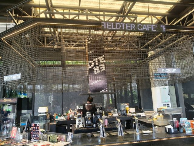 Fieldter Cafe คาเฟ่ใจกลางสระแก้ว