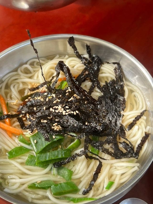 [🇰🇷タミャン] 素朴な温かさが染み渡る、国数通りの名物店「ウリネグクス」
